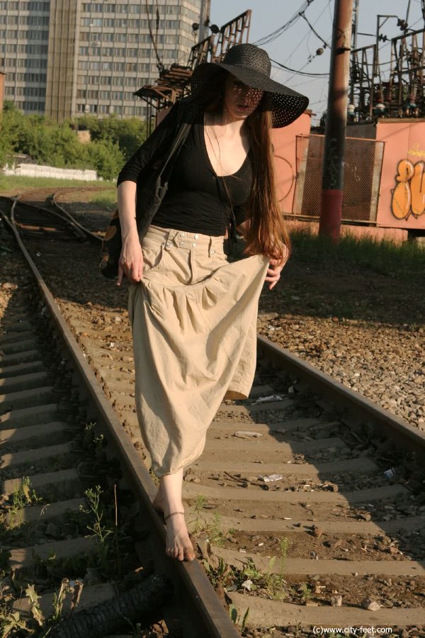 R (14).jpg